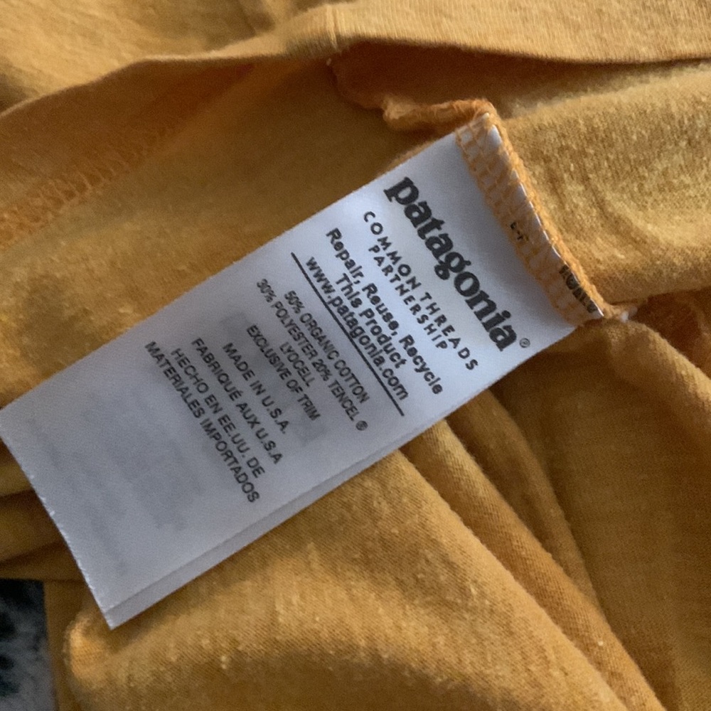 Patagonia Tee — Small Slim Fit - Picture 8 of 8